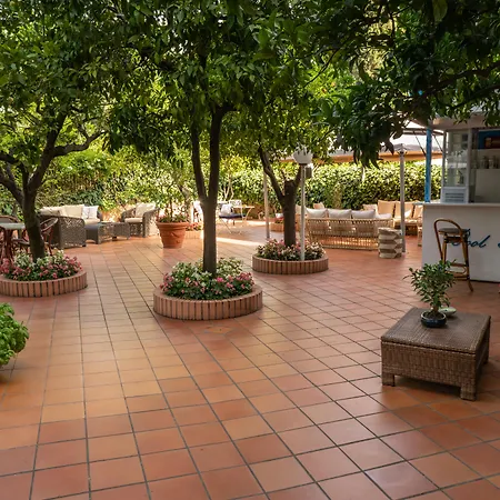 Regina Hotel 4*