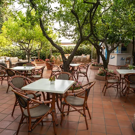 Boutique Regina 4* Сорренто