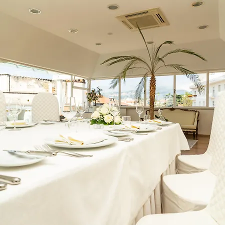 מלון Boutique Regina 4*