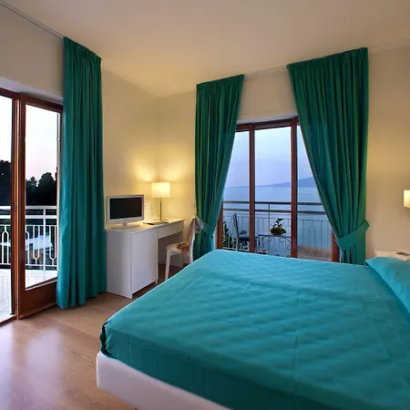 호텔 Boutique Regina 4*