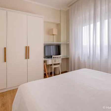 מלון Boutique Regina 4*