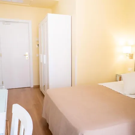 מלון Boutique Regina 4*