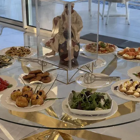 מלון Boutique Regina 4*