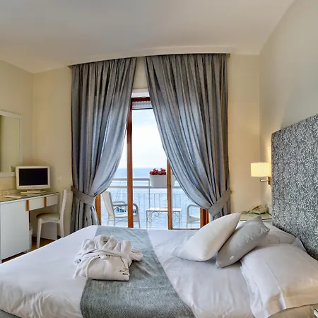 Boutique Regina Sorrento
